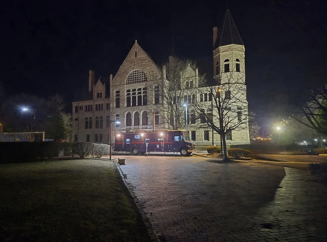 Mobile Command w/ Courthouse